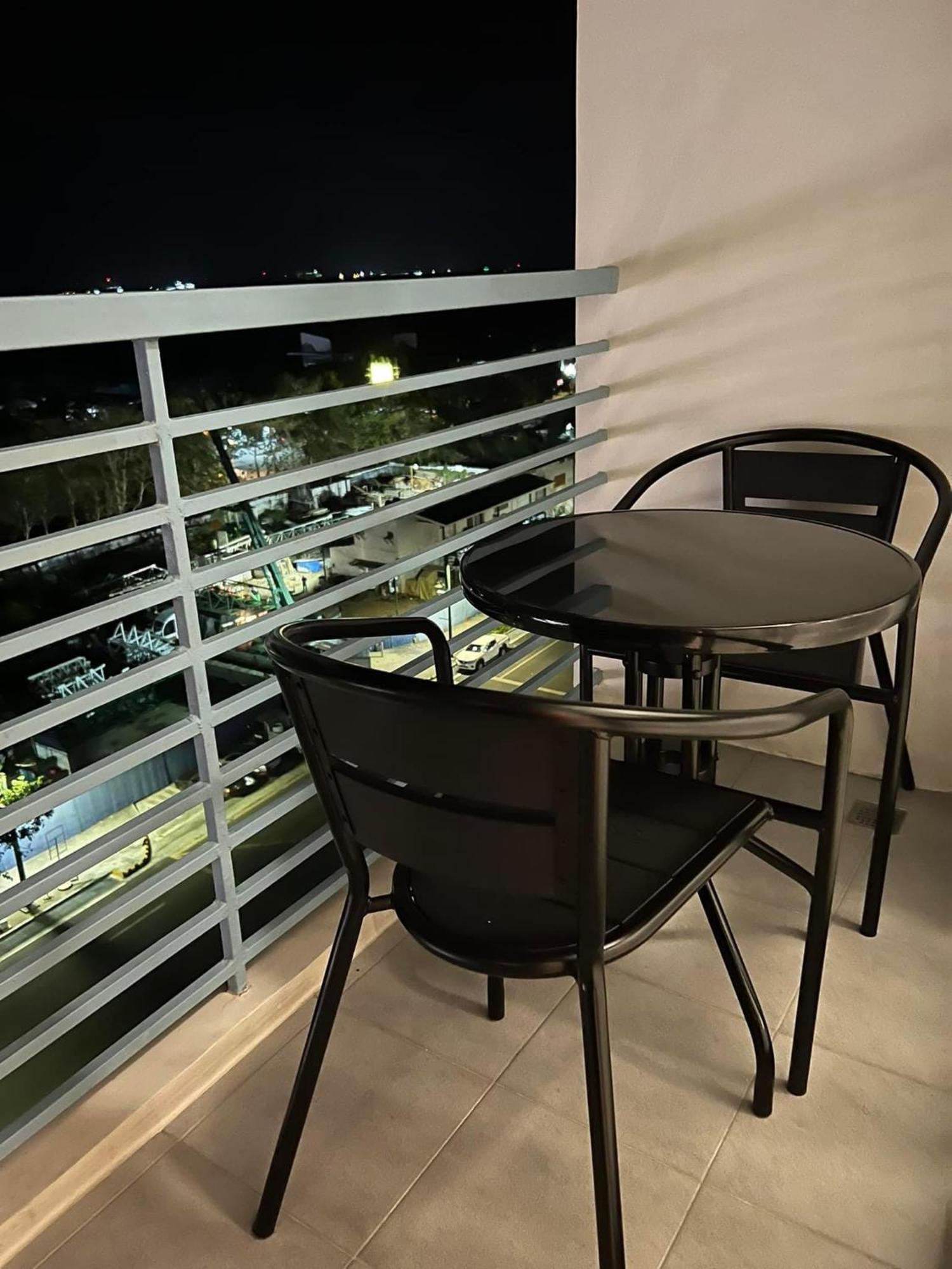 One Madison Tower 3 Deluxe Condo: Megaworld Boulevard Retreat Iloilo City Exterior photo